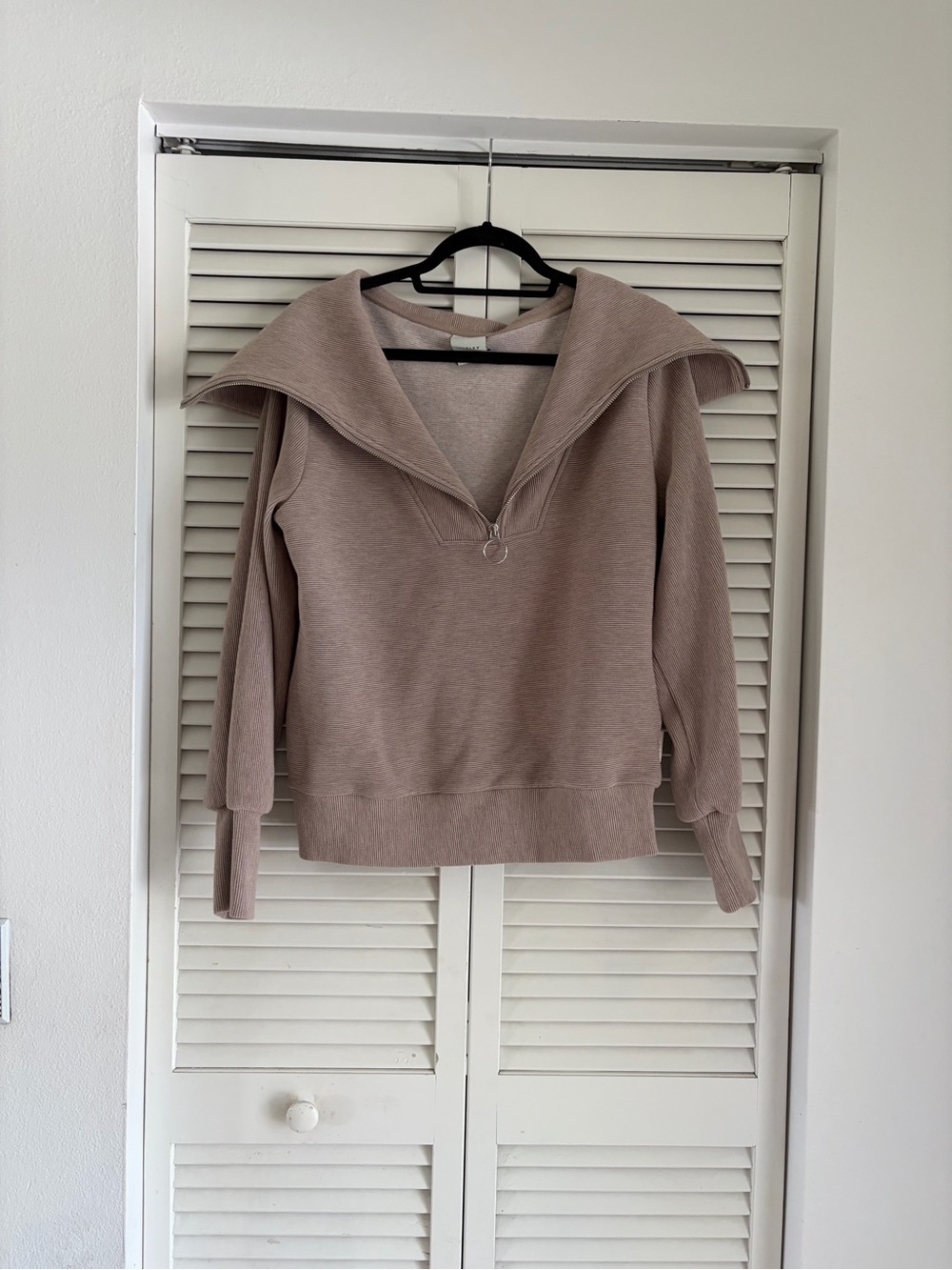 Varley Women's V-Neck Pullover Sweater in Dusty Pink sz. S